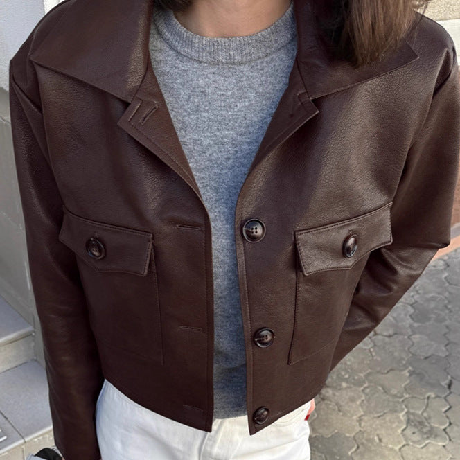 Damen Modische Kunstlederjacke mit cropped Schnitt und funktionellen Taschen Drune