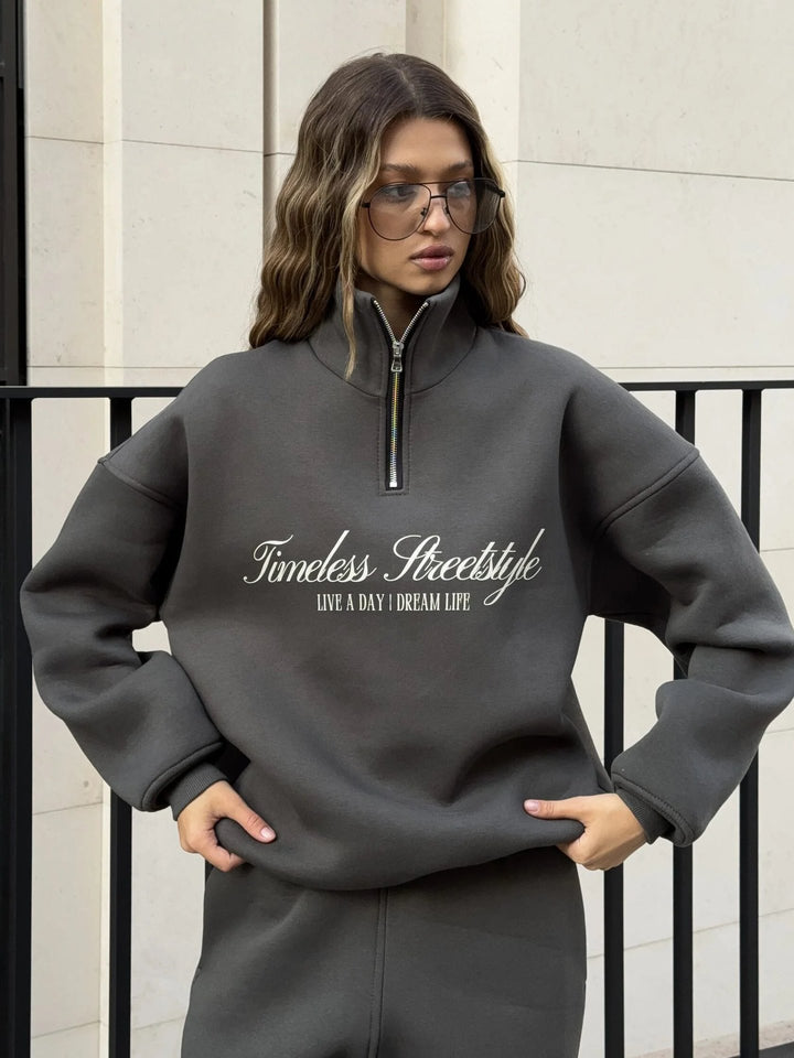 Damen nan oversized Halbzip-Sweatshirt mit hohem Stehkragen und Statement-Print Drune