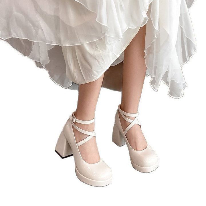 Damen Hochwertige Lack-Pumps mit verstellbarem Riemen und blockiertem Absatz Drune