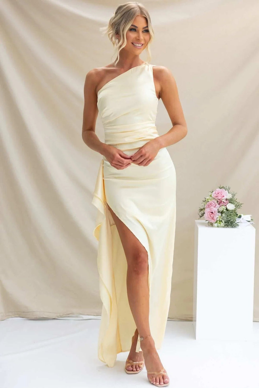 Damen One-Shoulder Maxikleid mit seitlichem Schlitz und elegantem Drapierungen Drune