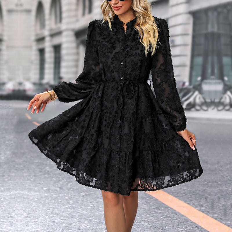 Damen Texturiertes Blusen‑Skaterkleid mit Volantstufen, durchgehender Knopfleiste und Taillenzug Drune