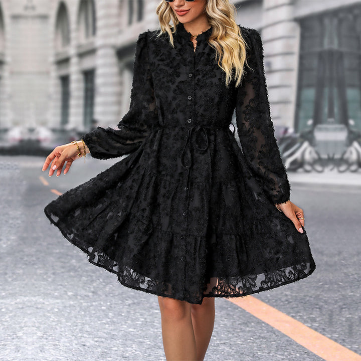 Damen Texturiertes Blusen‑Skaterkleid mit Volantstufen, durchgehender Knopfleiste und Taillenzug Drune