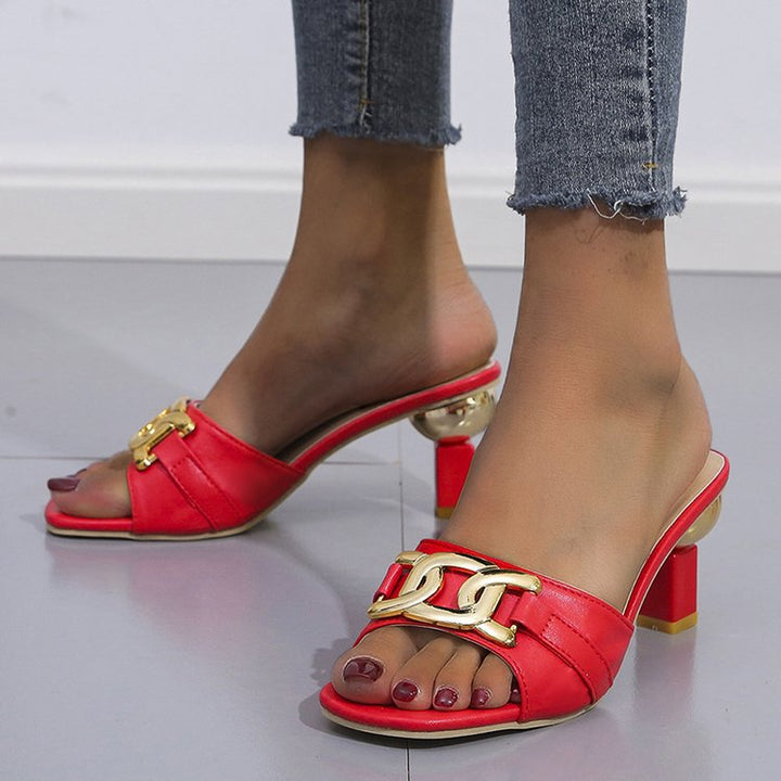 Damen Mules mit glänzendem goldenen Akzent und komfortablem Blockabsatz Drune