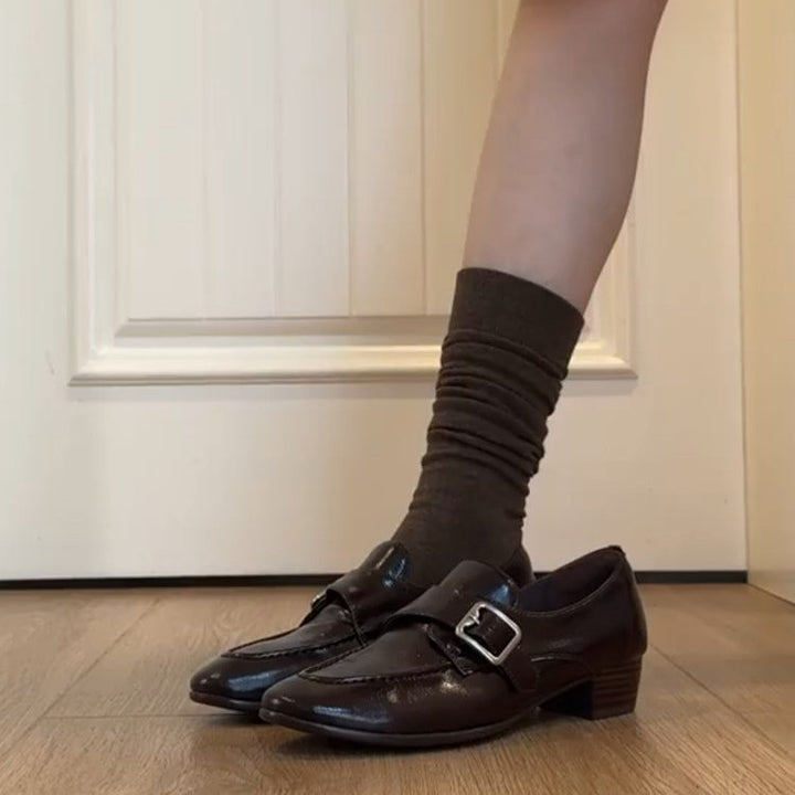 Damen Loafer mit poliertem Finish, dekorativer Metallschnalle und niedrigem Blockabsatz Drune