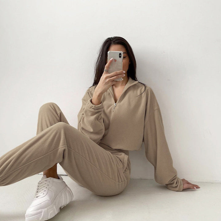 Damen kurz geschnittenes Samt-Lounge-Set mit tailliertem Zip-Hoodie und fließender Highwaist-Palazzohose Drune