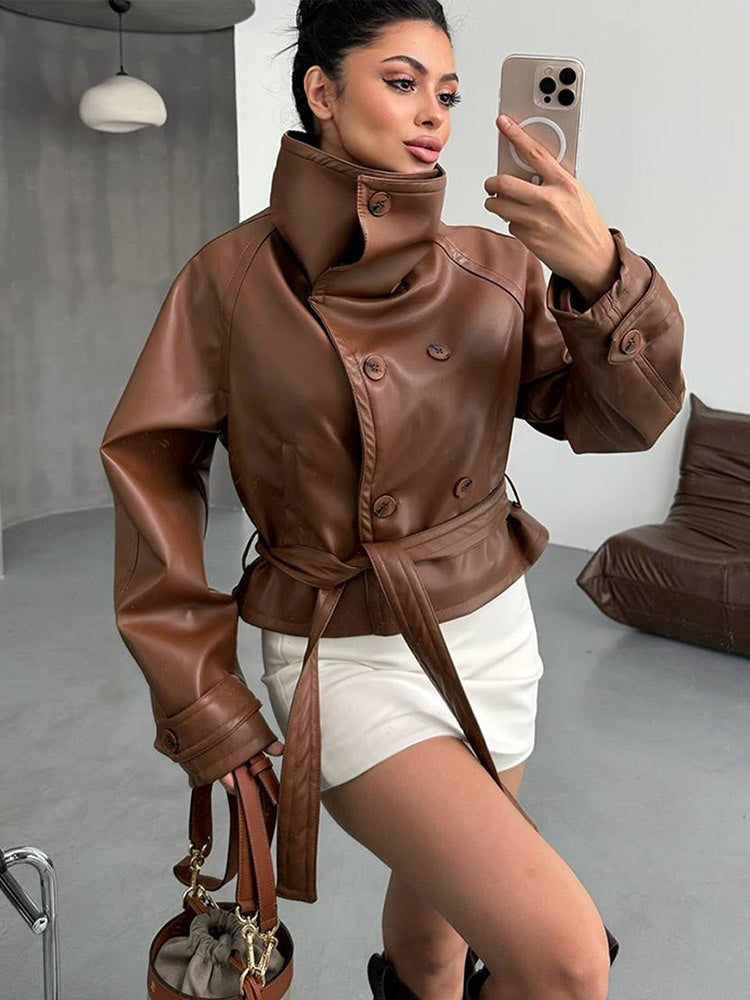 Damen Taillierte Kurzblouson‑Jacke aus Lederimitat mit hohem Stehkragen und Bindegürtel Drune