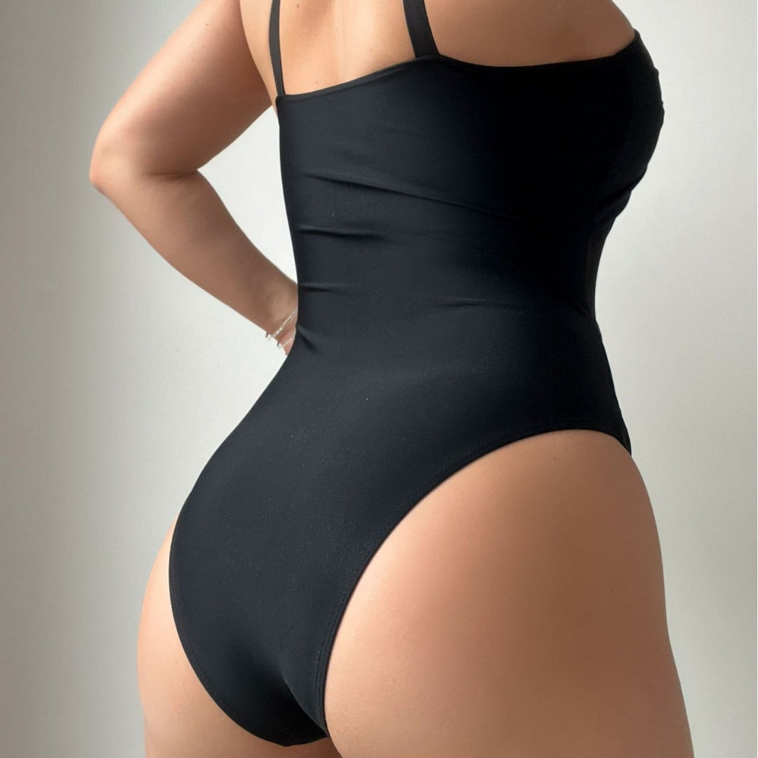 Damen Eleganter Einteiler Badeanzug mit Modernem Stoffmix Drune