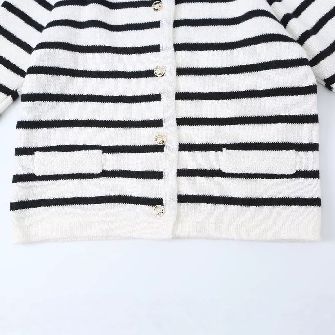 Damen Gestreifte Strickjacke mit Rundhalsausschnitt, Zierknopfleiste und aufgesetzten Taschen Drune