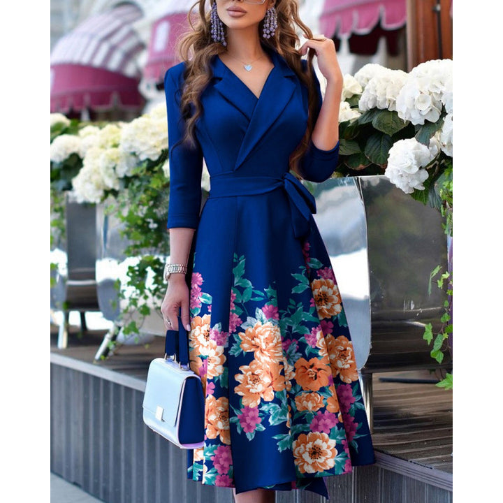 Damen Wickelkleid mit floralem Design und elegantem Kragen Drune