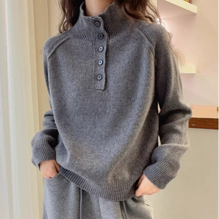 Damen Grobstrickpullover mit hochstehenden Kragen und dekorativen Knöpfen Drune