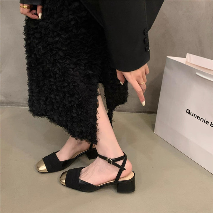 Damen nan elegante Sandalette mit niedrigem Blockabsatz, metallischer Kappenspitze und verstellbarem Knöchelriemen Drune