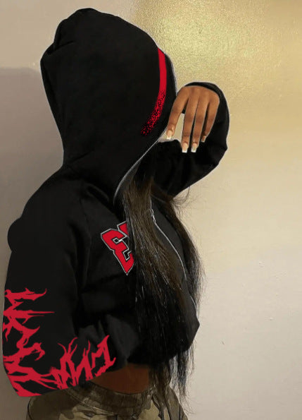 Damen Sportliche Kapuzenjacke mit auffälligem Schnitt und detailreicher Grafik Drune