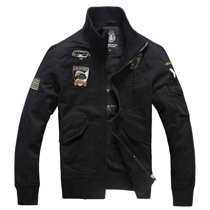 Herren nan Field‑Bomberjacke im Pilotenstil mit gestickten Emblemen, Rippenkragen und multifunktionaler Ärmeltasche Drune