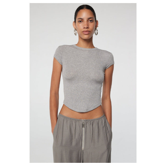 Damen körpernahes Kurzarm-Shirt mit Rundhalsausschnitt Drune