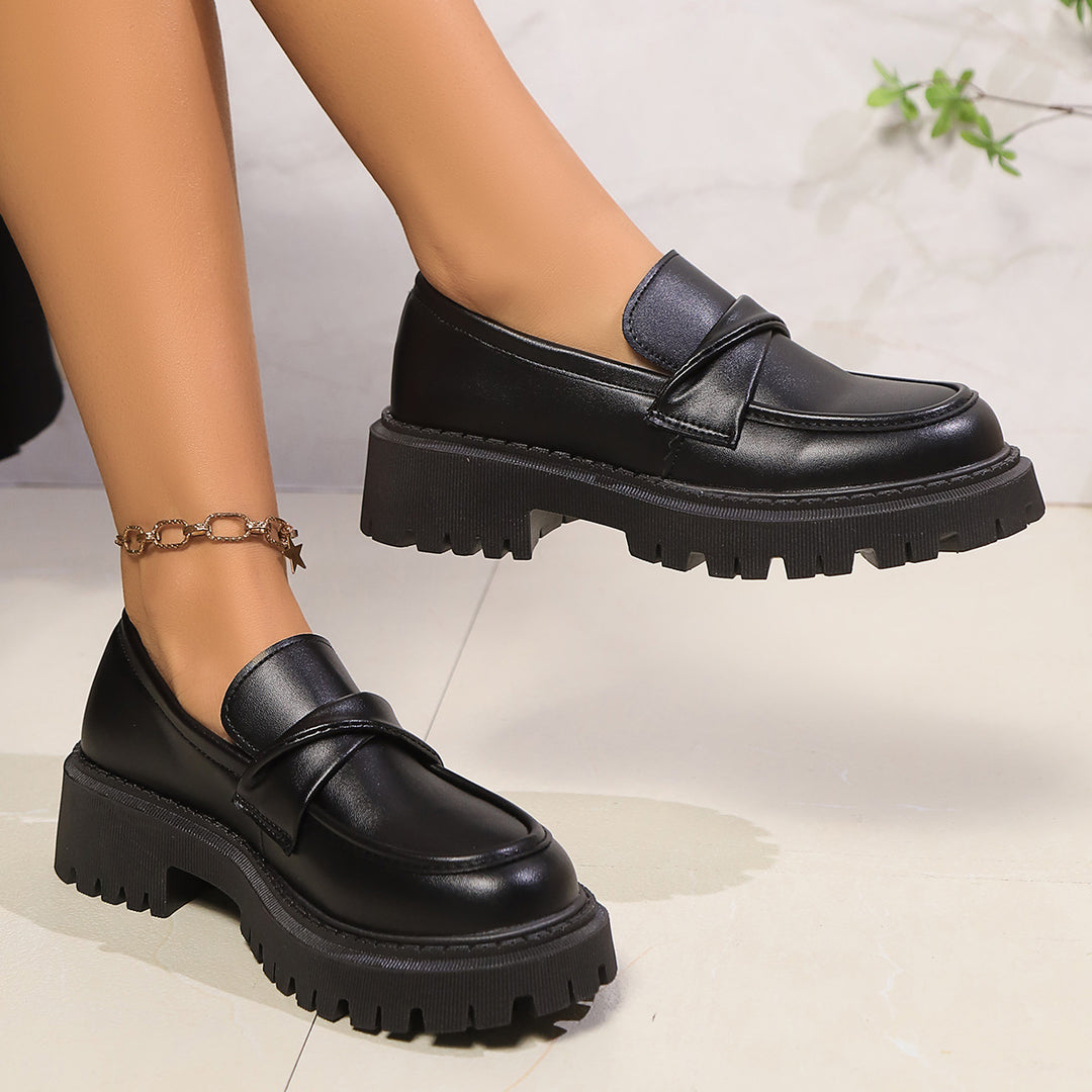 Damen Klobige Plateau‑Loafer mit grober Profilsohle und gepolstertem Schaft Drune