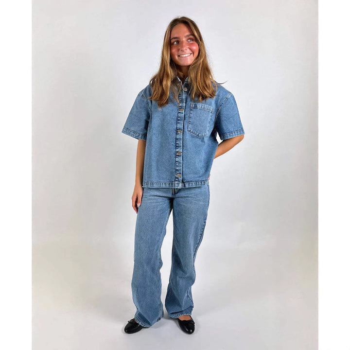 Damen Oversized Denim-Hemd mit kurzen Ärmeln und aufgesetzten Taschen Drune