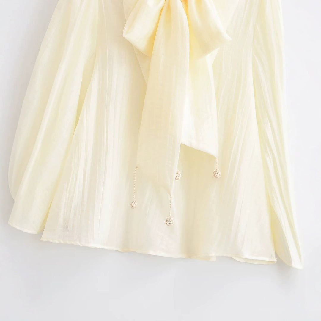 Damen Elegante Schluppenbluse mit plissierten Ballonärmeln und Zierkordel Drune