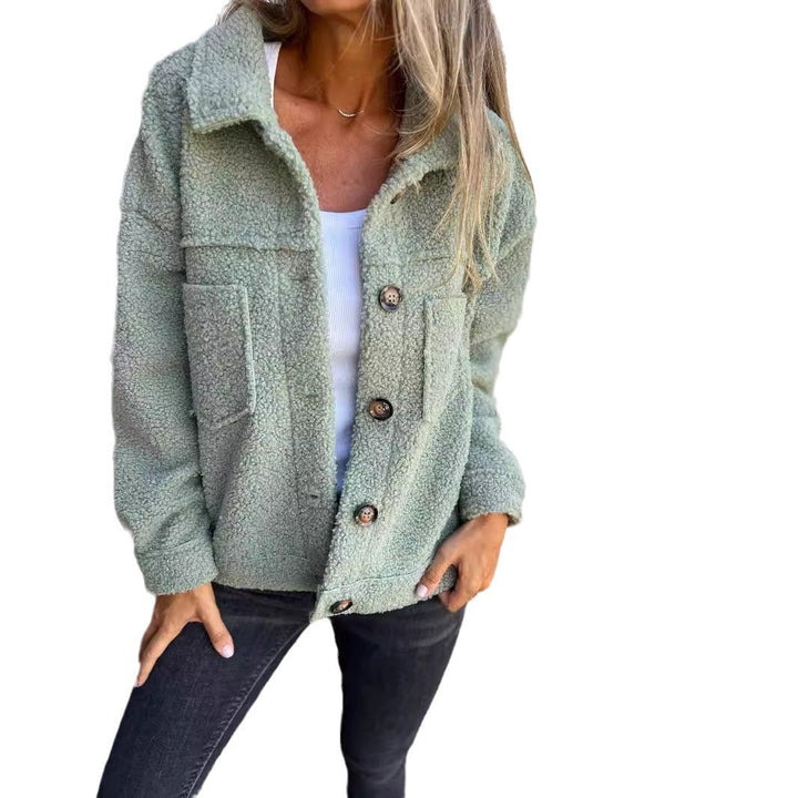 Damen nan Teddyjacke mit großem Reverskragen, durchgehender Knopfleiste und aufgesetzten Pattentaschen Drune