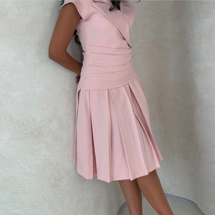 Damen Wickelkleid mit elegantem Taillengürtel und femininem Faltenrock Drune