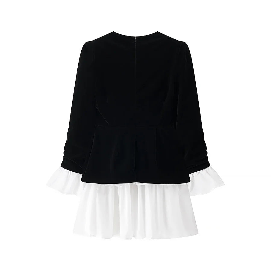 Damen nan viktorianische Samtbluse mit Stufenvolant-Rockdetail und Zierknopfleiste Drune