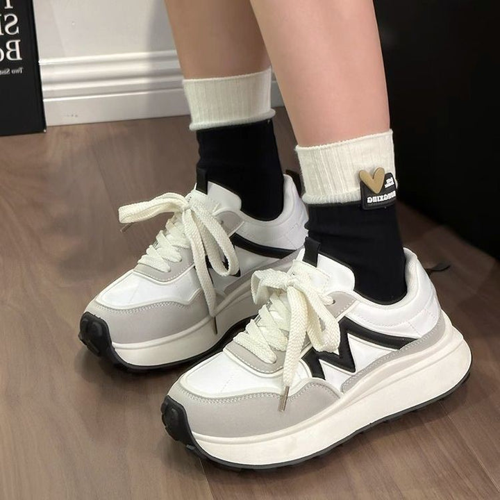 Damen Plateau-Chunky-Sneaker mit skulpturierter EVA-Sohle, Trail‑Profil und gepolstertem Komfortkragen Drune