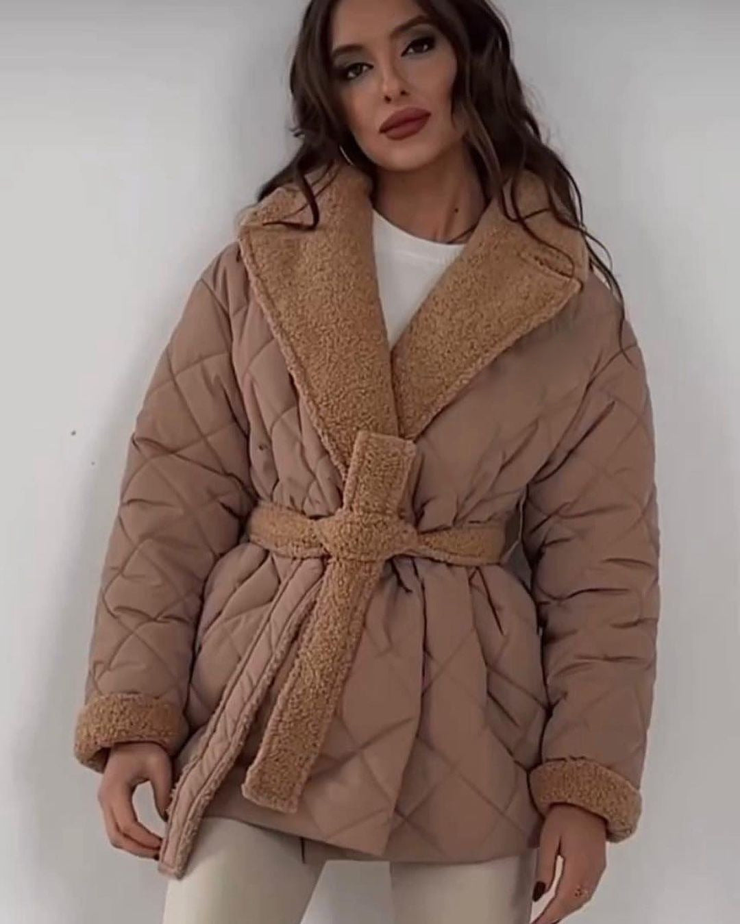 Damen Steppjacke mit Teddy-Futter Taillengürtel und großem Schalkragen Drune