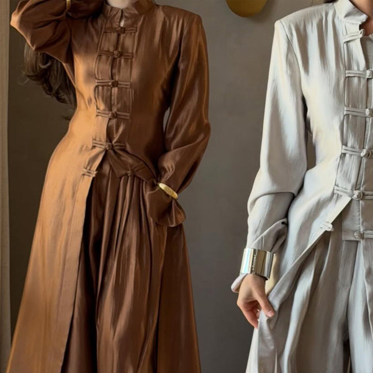 Damen Maxikleid mit Stehkragen, traditionellem Knotenverschluss und Ballonärmeln Drune