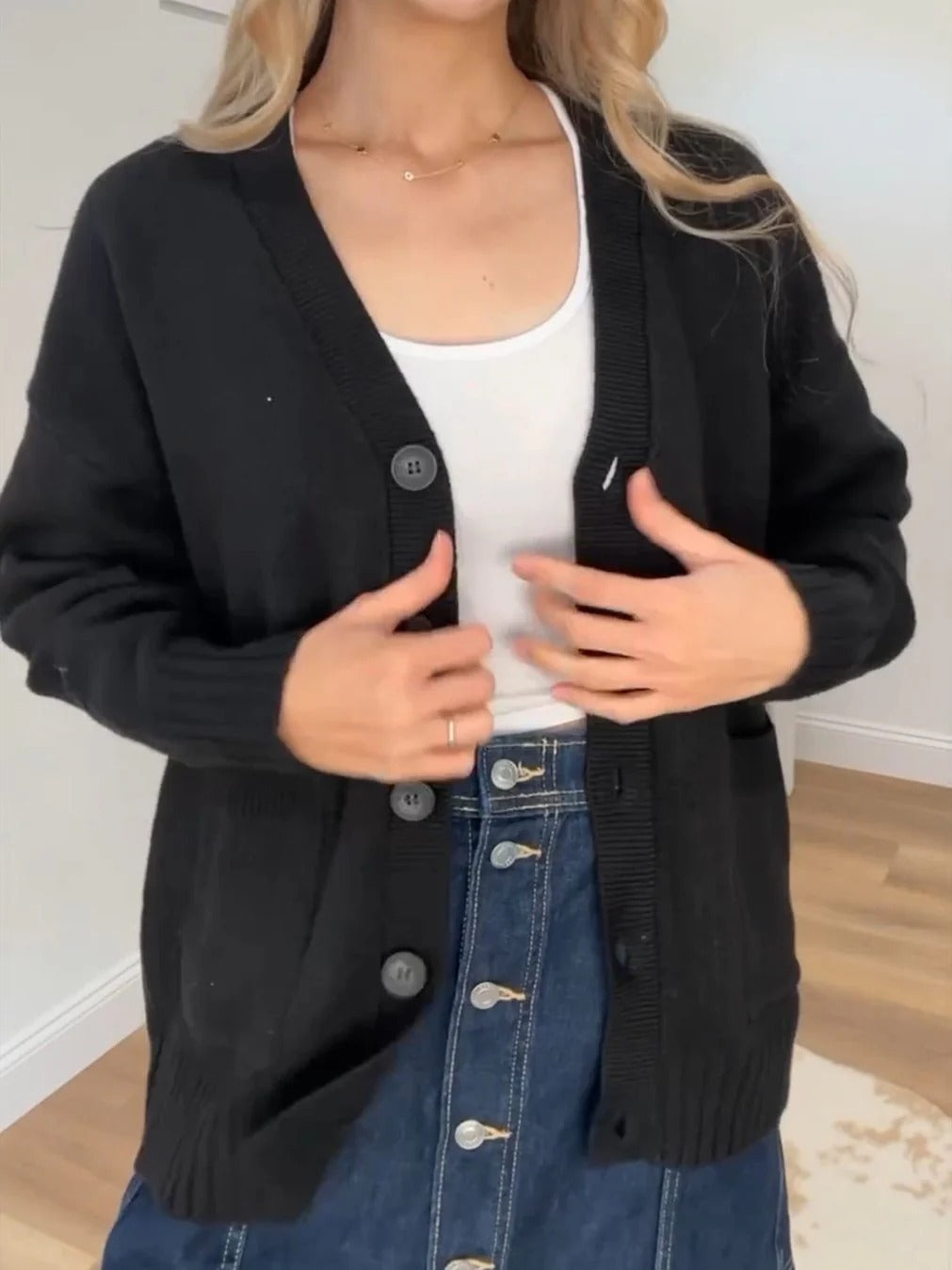 Damen Strickjacke mit Taschen und modernen Knöpfen Drune