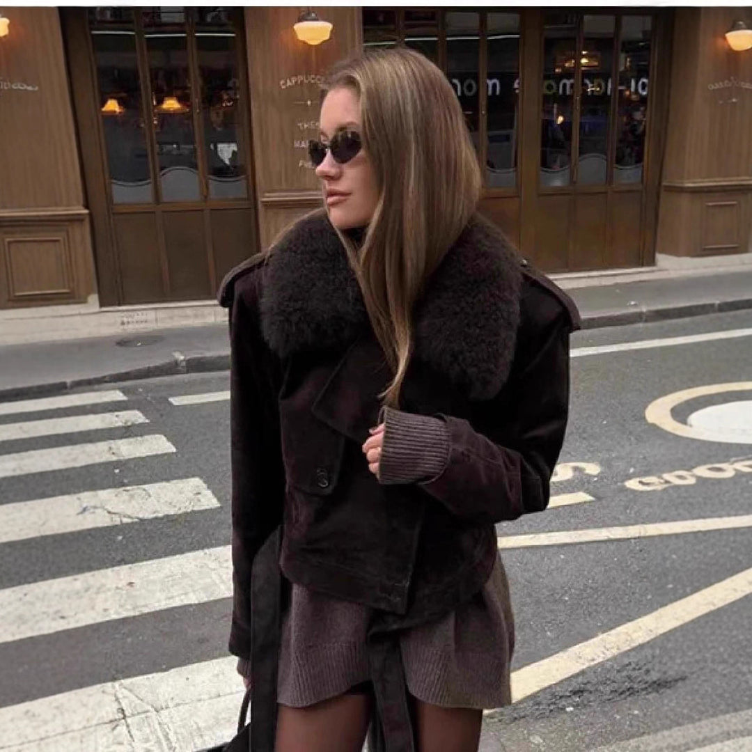 Damen Cropped-Motorjacke aus Wildlederoptik mit voluminösem Teddykragen Drune