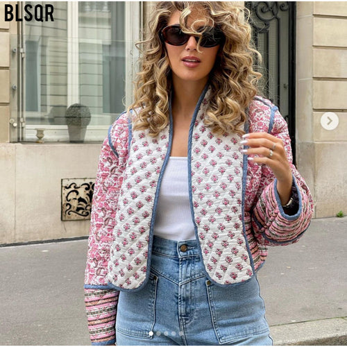 Damen Kurze gesteppte Patchwork‑Jacke mit Paisley‑ und Blumenprints, offener Kimono‑Schnitt und Kontrastpaspel Drune