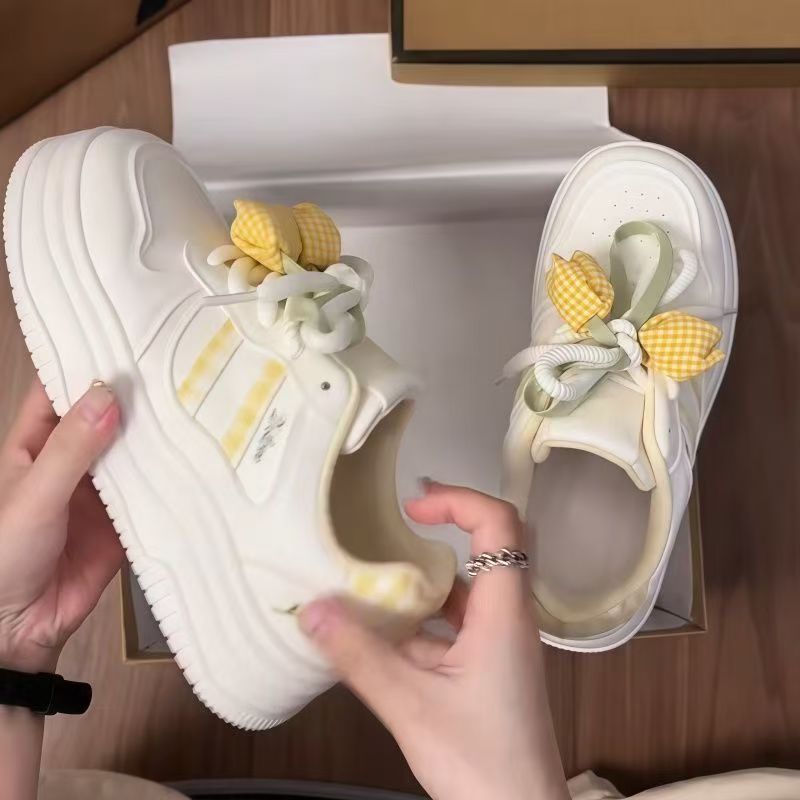 Damen Sneakers mit verspieltem Design und dekorativen Schleifen von Drune