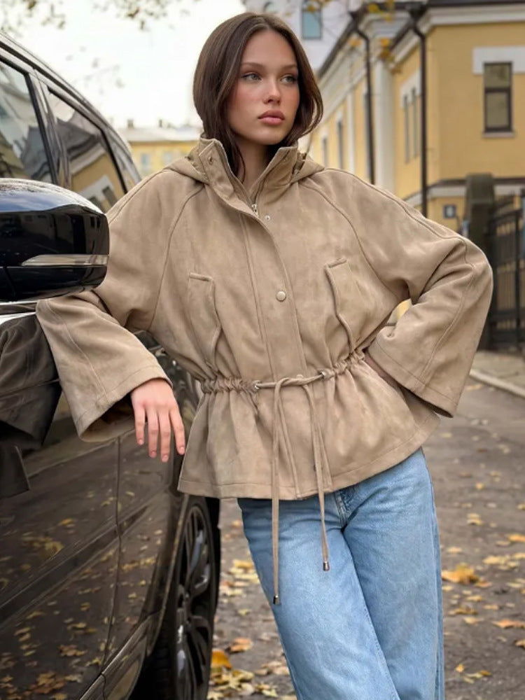Damen Kurzjacke in Veloursleder‑Optik mit Kapuze und Taillenzug Drune