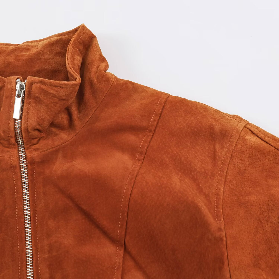 Damen Kurz geschnittene Wildlederjacke im Blouson‑Stil mit taillierten Abnähern und Metallreißverschlüssen Drune