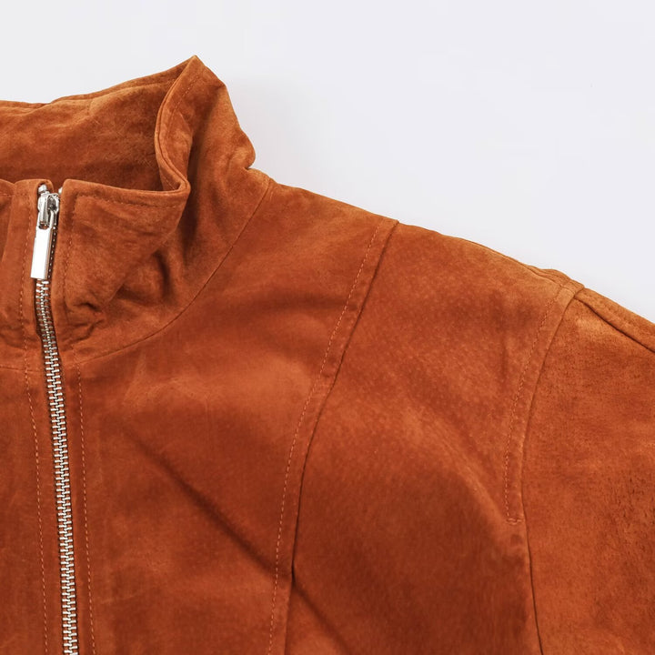 Damen Kurz geschnittene Wildlederjacke im Blouson‑Stil mit taillierten Abnähern und Metallreißverschlüssen Drune