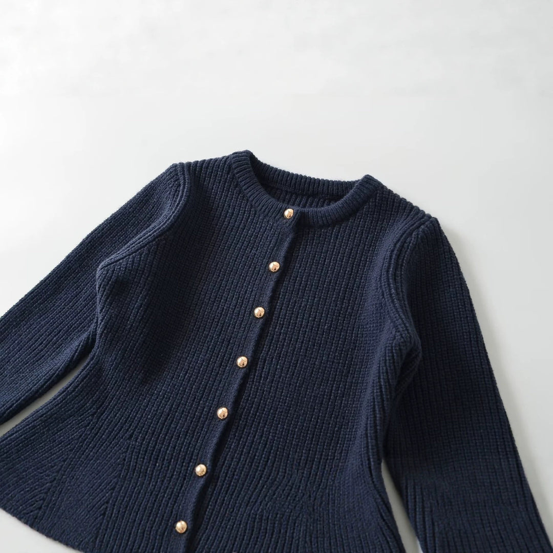 Damen Strickjacke mit tailliertem, ausgestelltem Saum und Zierknopfleiste Drune