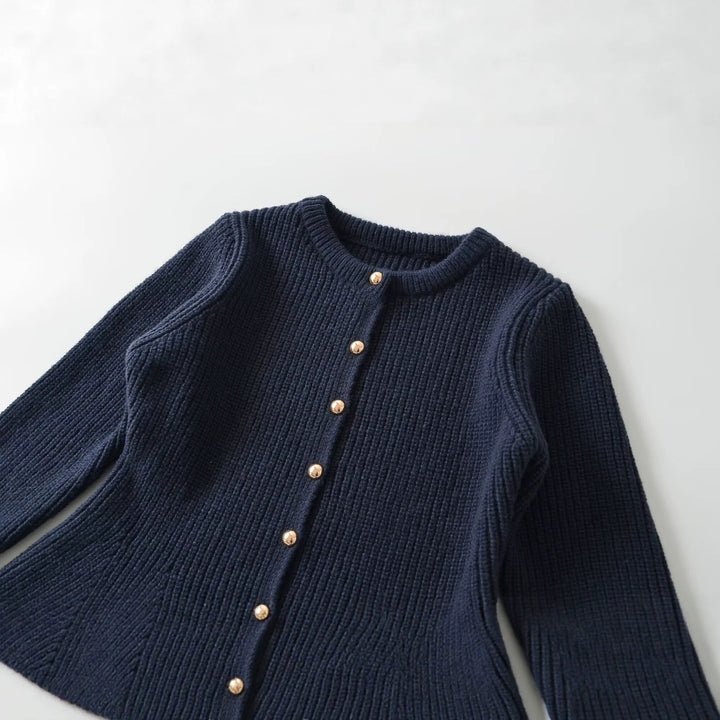 Damen Strickjacke mit tailliertem, ausgestelltem Saum und Zierknopfleiste Drune