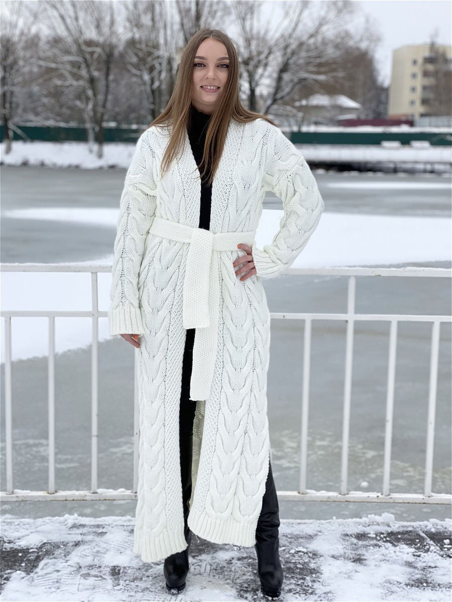 Damen Grobstrick-Mantel mit markantem Zopfdesign und offenem Schnitt Drune
