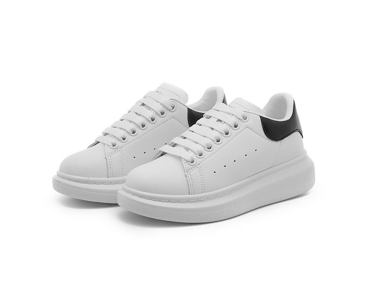 Unisex minimalistische Plateausneaker aus glattem Kunstleder mit gepolstertem Fersenkragen und dämpfender Leichtsohle Drune