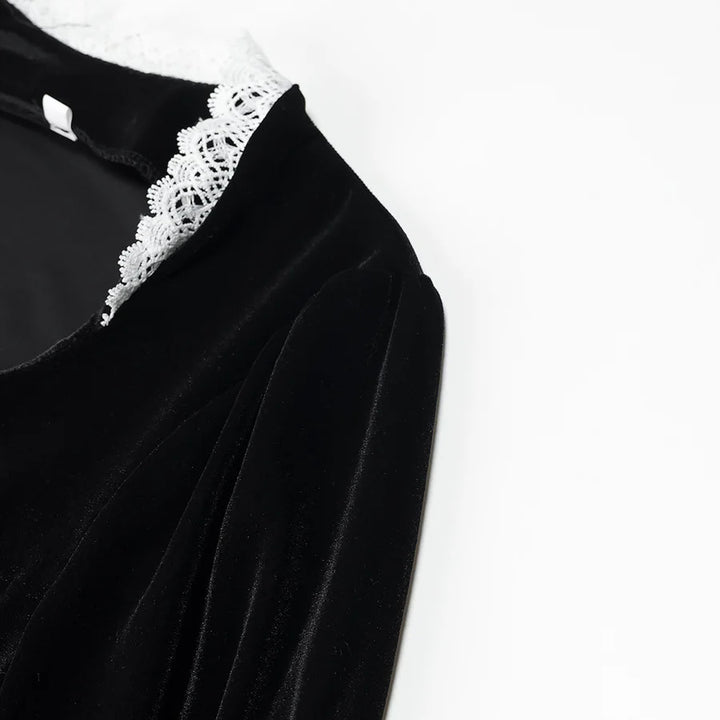 Damen nan viktorianisches Samt-Maxikleid mit Spitzenkragen, Puffärmeln und taillierter Empirenaht Drune