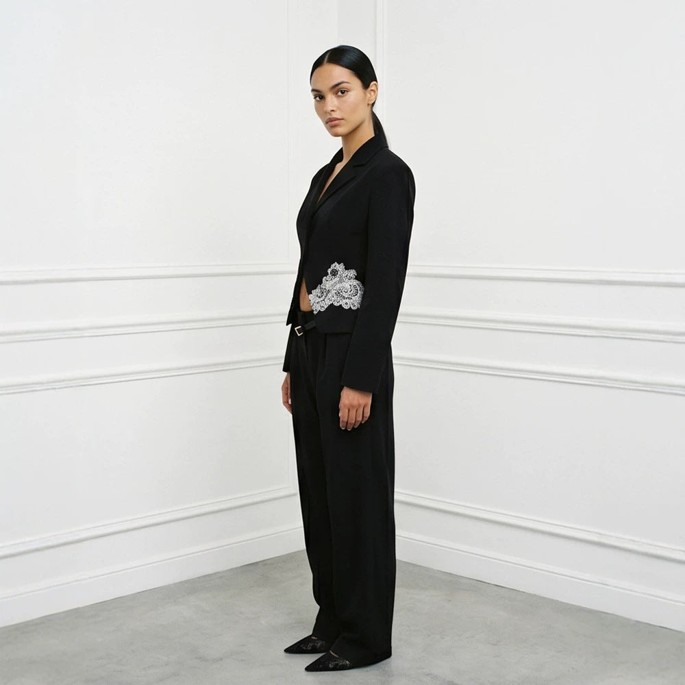 Damen Sculpted Cropped-Blazer mit Spitzenbesatz und taillierter Silhouette Drune
