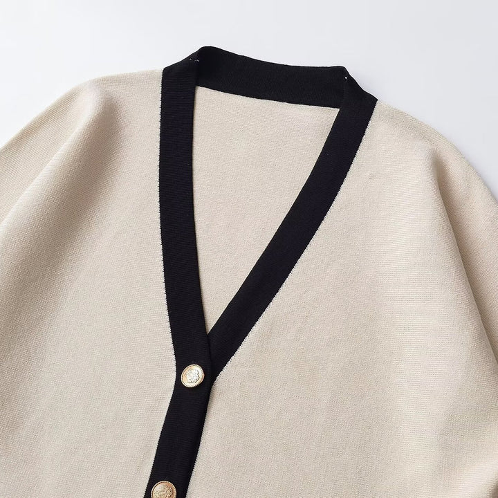 Damen 20+ kastiger Kurzcardigan im Kimono‑Look mit kontrastbesatz und Goldknöpfen Drune