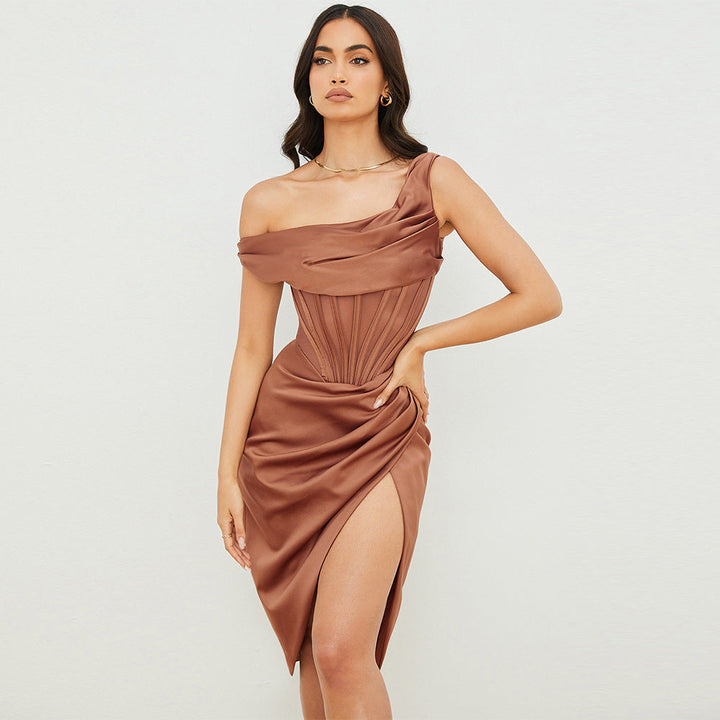 Damen Figurumspielendes Cocktailkleid mit asymmetrischem Schnitt und hohem Schlitz Drune