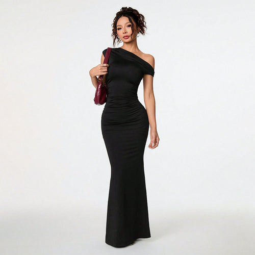 Damen figurbetontes Maxikleid mit asymmetrischem Ausschnitt und eleganter Drapierung Drune