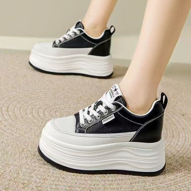 Damen Plateau Sneaker mit eleganter Silhouette und dämpfender Sohle Drune
