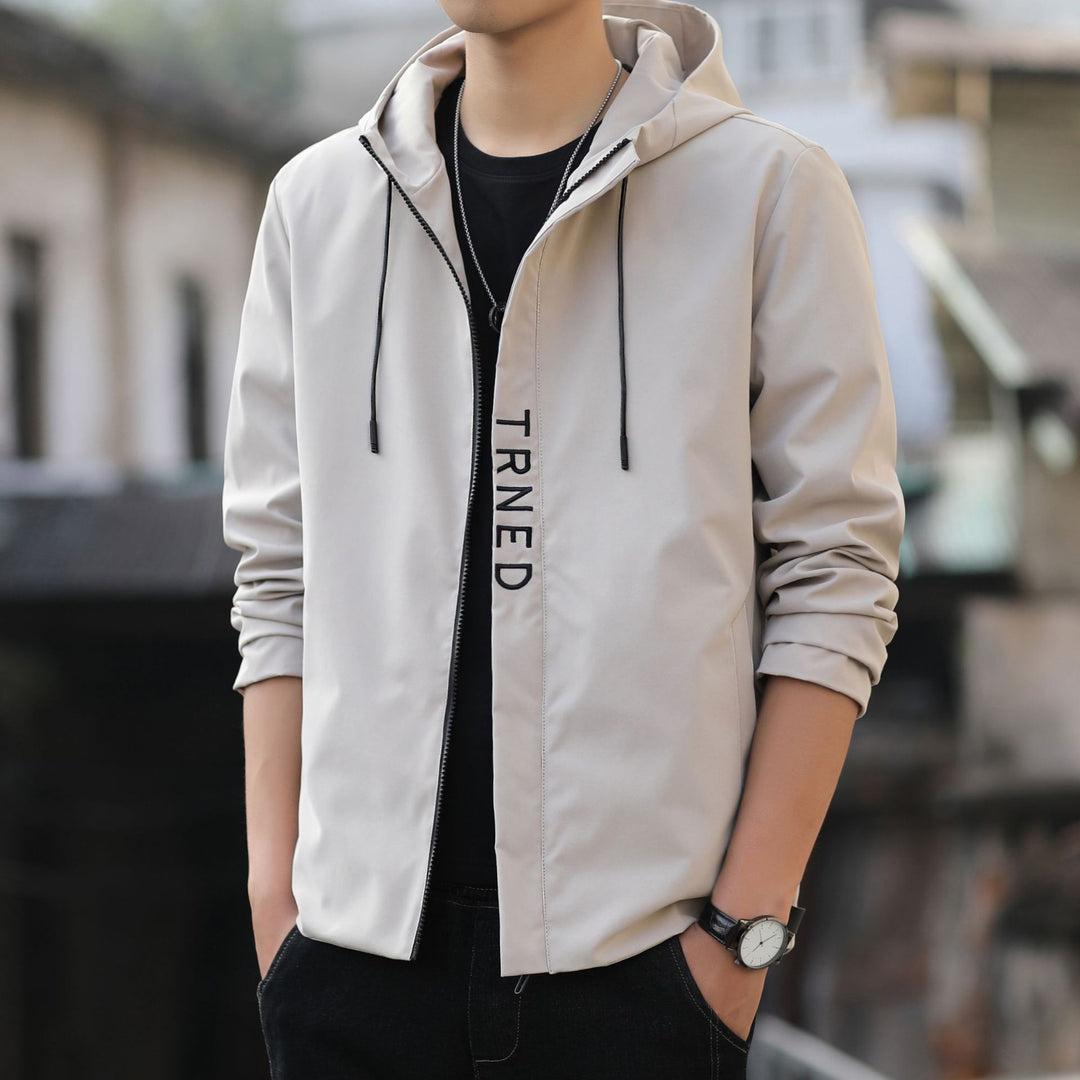 Herren leichte Kapuzen‑Shelljacke mit verdecktem Reißverschluss und minimalistischer Utility‑Optik Drune