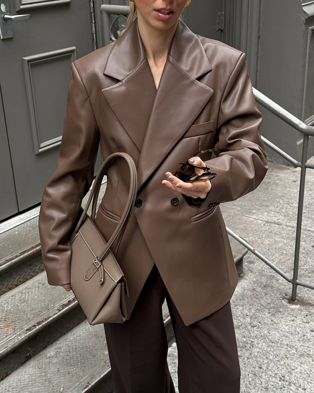 Damen stilvolle Kunstlederblazerjacke mit oversized Schnitt Drune