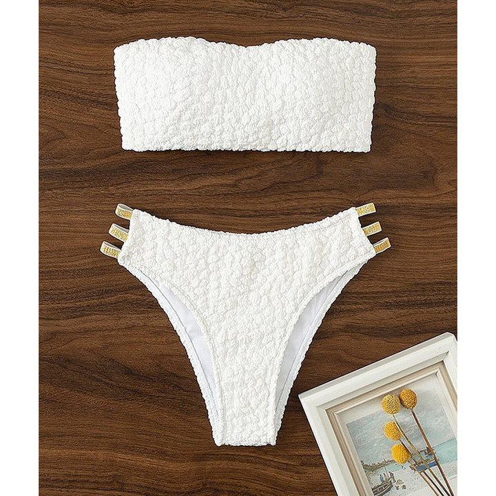 Damen Bandeau-Bikini mit elegantem Design und goldenen Akzenten Drune