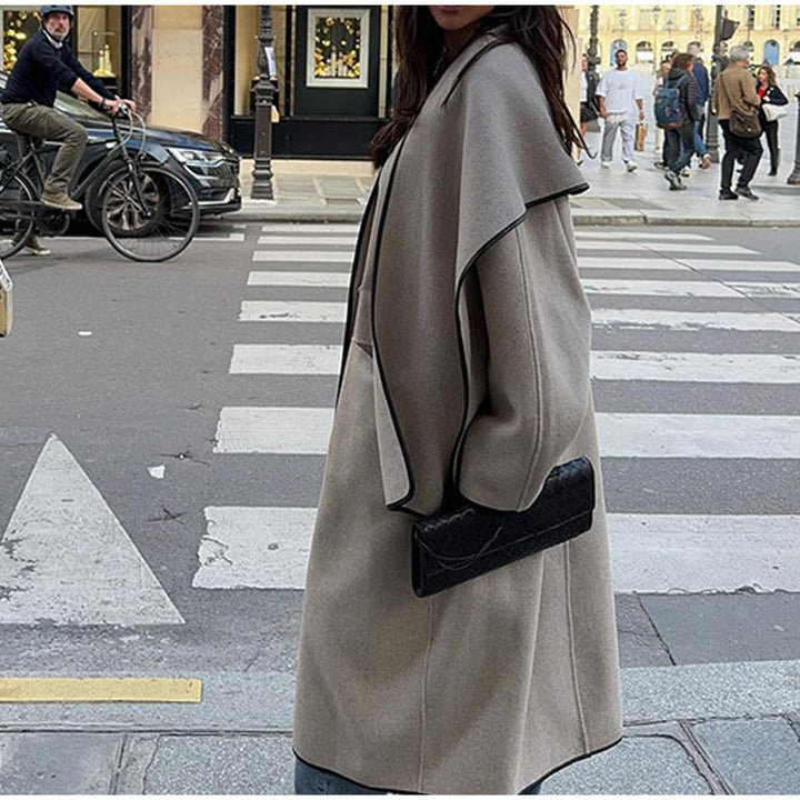 Damen Oversized Wool-Cape mit modischen Akzenten Drune