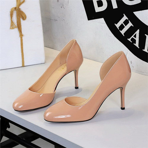 Damen Elegante Lack‑Pumps mit geschwungener Fersenlinie und mittelhohem Stiletto‑Absatz Drune