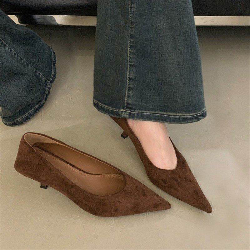 Damen Spitz zulaufende Wildleder‑Pumps mit niedrigem Kittenabsatz und ergonomischem Komfortfußbett Drune